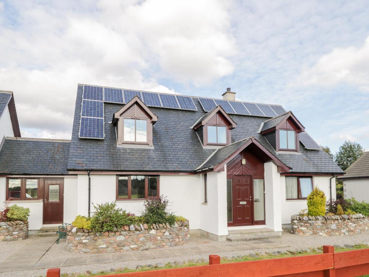 Burnside Villa Lairg Exterior photo