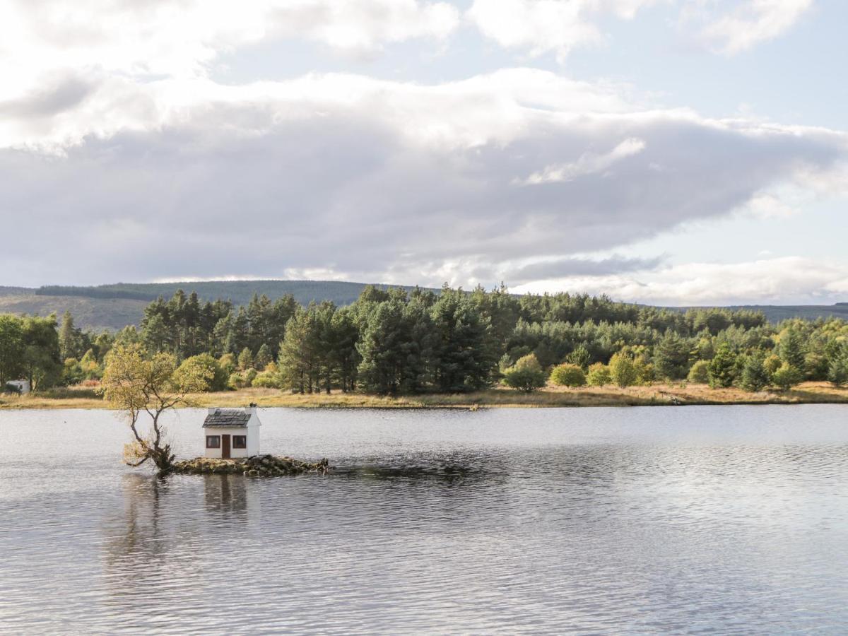 Burnside Villa Lairg Exterior photo